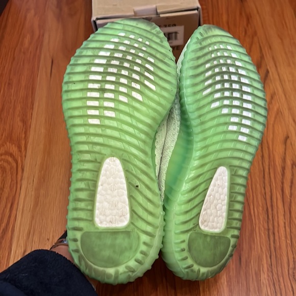 Neon sneakers - Picture 5 of 6